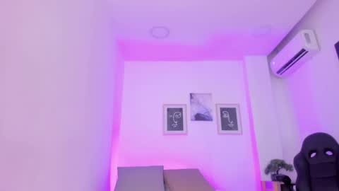 emelie_89 online show from December 31, 2:58 pm