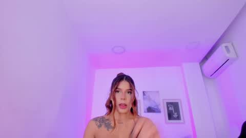 emelie_89 online show from January 9, 11:47 am
