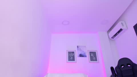 emelie_89 online show from March 5, 6:23 pm