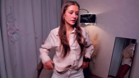 Emma online show from November 1, 1:40 am