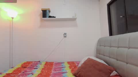 emely_aaron69z online show from December 11, 2:52 am