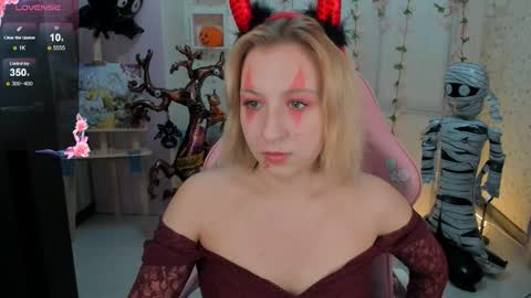 emelia online show from October 31, 12:06 pm