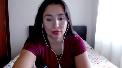 Snapshot of emely_sexx chatting on September 25, 10:02 pm emely_sexx online show from September 25, 10:02 pm