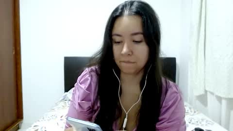 Snapshot of emely_sexx chatting on September 28, 10:09 am emely_sexx online show from September 28, 10:09 am