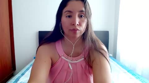 Snapshot of emely_sexx chatting on October 14, 4:41 pm emely_sexx online show from October 14, 4:41 pm