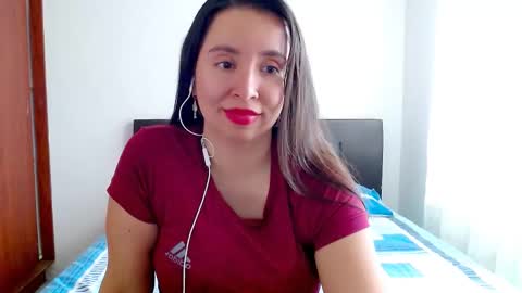 Snapshot of emely_sexx chatting on October 21, 1:45 pm emely_sexx online show from October 21, 1:45 pm