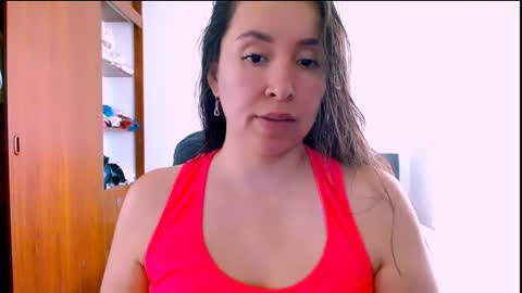 Snapshot of emely_sexx chatting on January 5, 5:49 pm emely_sexx online show from January 5, 5:49 pm
