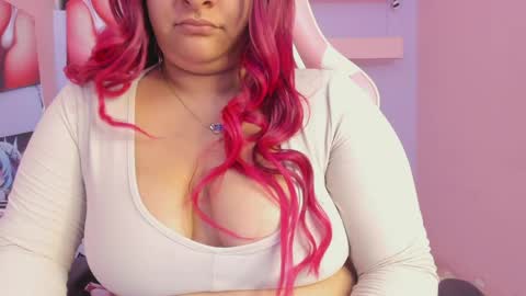 Snapshot of emelymuller chatting on June 5, 4:41 am Emely online show from June 5, 4:41 am