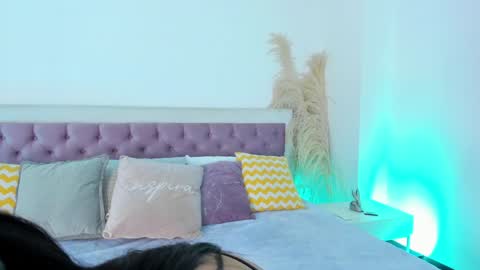 Emy online show from December 6, 7:56 pm