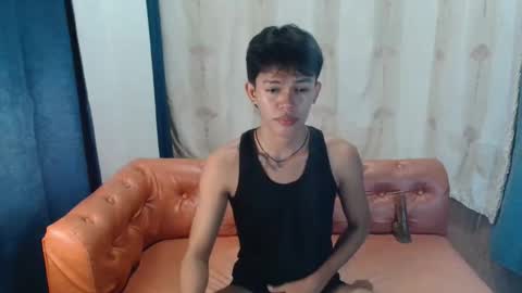 Snapshot of emerald_cummer chatting on March 30, 7:04 pm emerald_cummer online show from March 30, 7:04 pm