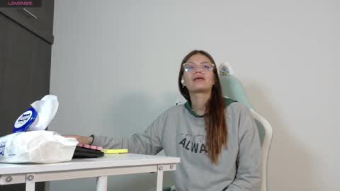 Snapshot of emerald_sparkles chatting on October 19, 3:51 am sabrina online show from October 19, 3:51 am