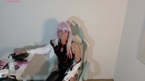 Snapshot of emerald_sparkles chatting on October 31, 4:24 am sabrina online show from October 31, 4:24 am