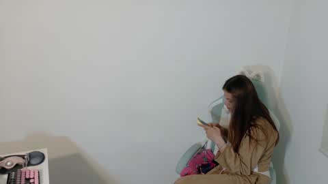 Snapshot of emerald_sparkles chatting on November 13, 3:16 am sabrina online show from November 13, 3:16 am