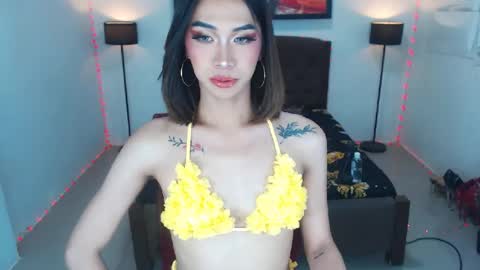 emerladmore online show from July 22, 5:49 pm