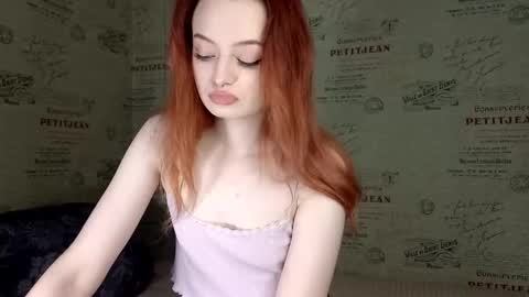 Snapshot of emi_less chatting on October 19, 4:40 pm Emi online show from October 19, 4:40 pm