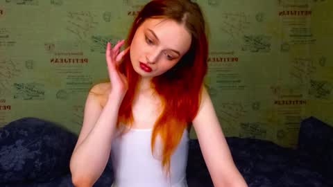 Snapshot of emi_less chatting on February 14, 11:23 pm Emi online show from February 14, 11:23 pm