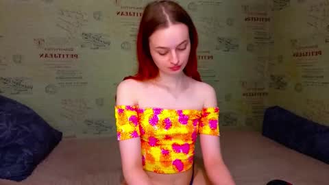 Snapshot of emi_less chatting on March 21, 11:41 pm Emi online show from March 21, 11:41 pm