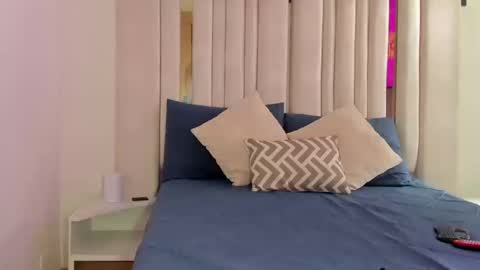 emi_royse online show from September 12, 6:41 pm