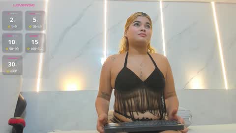 Emi Savach online show from February 4, 8:36 pm