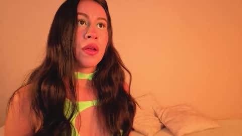 Emilia Gomez online show from October 3, 1:52 pm