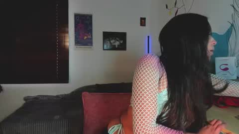 Snapshot of emigomez_ chatting on February 20, 1:22 pm Emilia Gomez online show from February 20, 1:22 pm