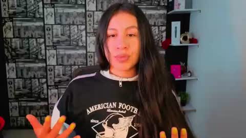 Emilia Gomez online show from June 21, 2:30 pm