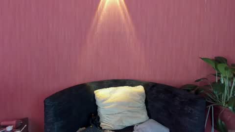 Emilia Gomez online show from June 26, 5:50 pm