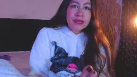 Emilia Gomez online show from July 17, 11:06 am