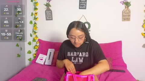 Snapshot of emiily_curly chatting on July 29, 12:36 pm Emily online show from July 29, 12:36 pm