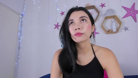 Snapshot of emiily_parkerr chatting on December 21, 3:14 am Emily online show from December 21, 3:14 am