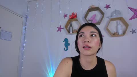 Snapshot of emiily_parkerr chatting on March 5, 2:57 am Emily online show from March 5, 2:57 am