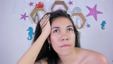 Snapshot of emiily_parkerr chatting on March 6, 9:14 am Emily online show from March 6, 9:14 am