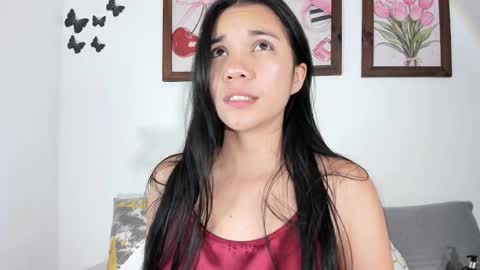 Snapshot of emiily_parkerr chatting on February 26, 1:04 am Emily online show from February 26, 1:04 am