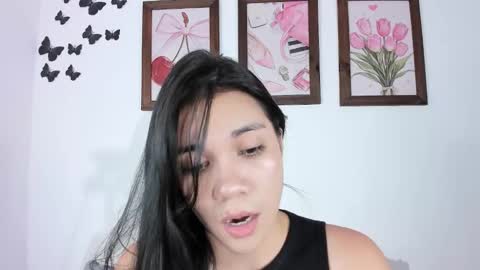 Snapshot of emiily_parkerr chatting on March 19, 11:09 pm Emily online show from March 19, 11:09 pm