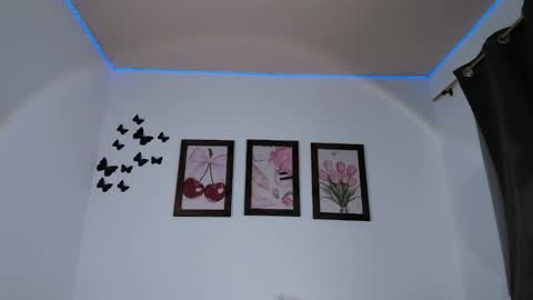 Snapshot of emiily_parkerr chatting on March 20, 11:09 pm Emily online show from March 20, 11:09 pm