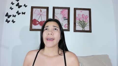 Snapshot of emiily_parkerr chatting on March 23, 11:09 pm Emily online show from March 23, 11:09 pm