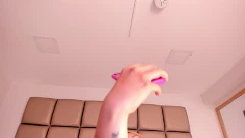 EMILY ROBERTS online show from January 14, 7:11 pm