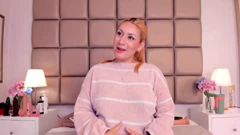 EMILY ROBERTS online show from January 16, 4:38 am