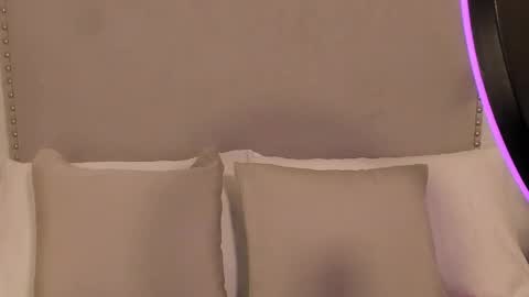 EMILY ROBERTS online show from November 10, 3:05 am