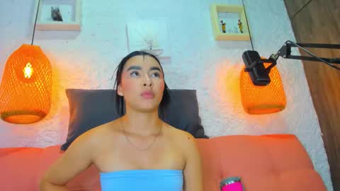 Emily online show from October 11, 12:15 pm