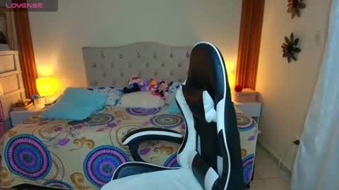 emiily_skinny online show from July 20, 10:56 pm