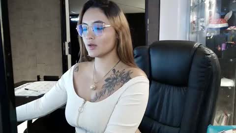 Emily online show from November 7, 11:54 am