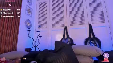   online show from January 31, 10:30 pm