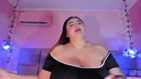 Emiily Grace online show from June 15, 11:34 am