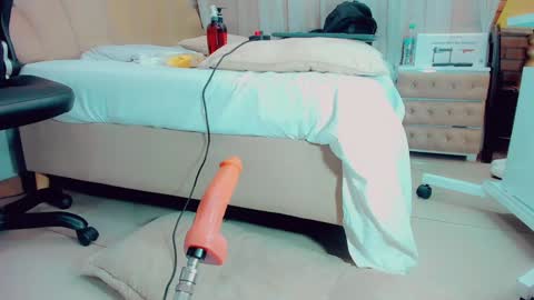 EmillySaenz online show from February 3, 3:59 pm