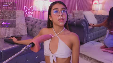 Emily online show from December 14, 1:27 pm