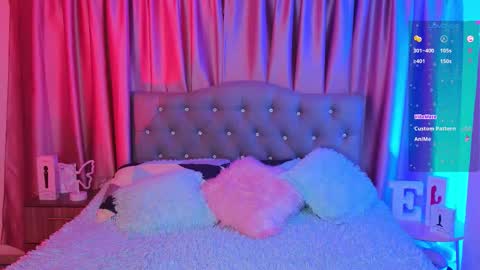 Snapshot of emiiscoot_1 chatting on March 20, 12:59 am Emily online show from March 20, 12:59 am