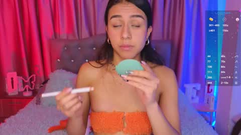 Snapshot of emiiscoot_1 chatting on March 25, 1:22 am Emily online show from March 25, 1:22 am