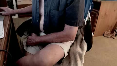 Snapshot of emil_karpo chatting on October 28, 6:21 pm Terrance1st online show from October 28, 6:21 pm