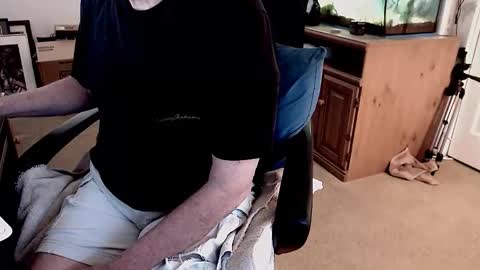 Snapshot of emil_karpo chatting on November 1, 6:32 pm Terrance1st online show from November 1, 6:32 pm